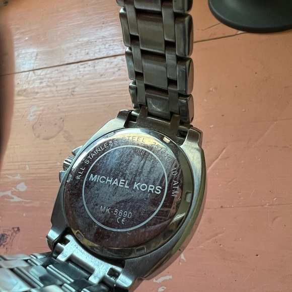 Authentic Michael Kors Watch - Picture 6 of 6